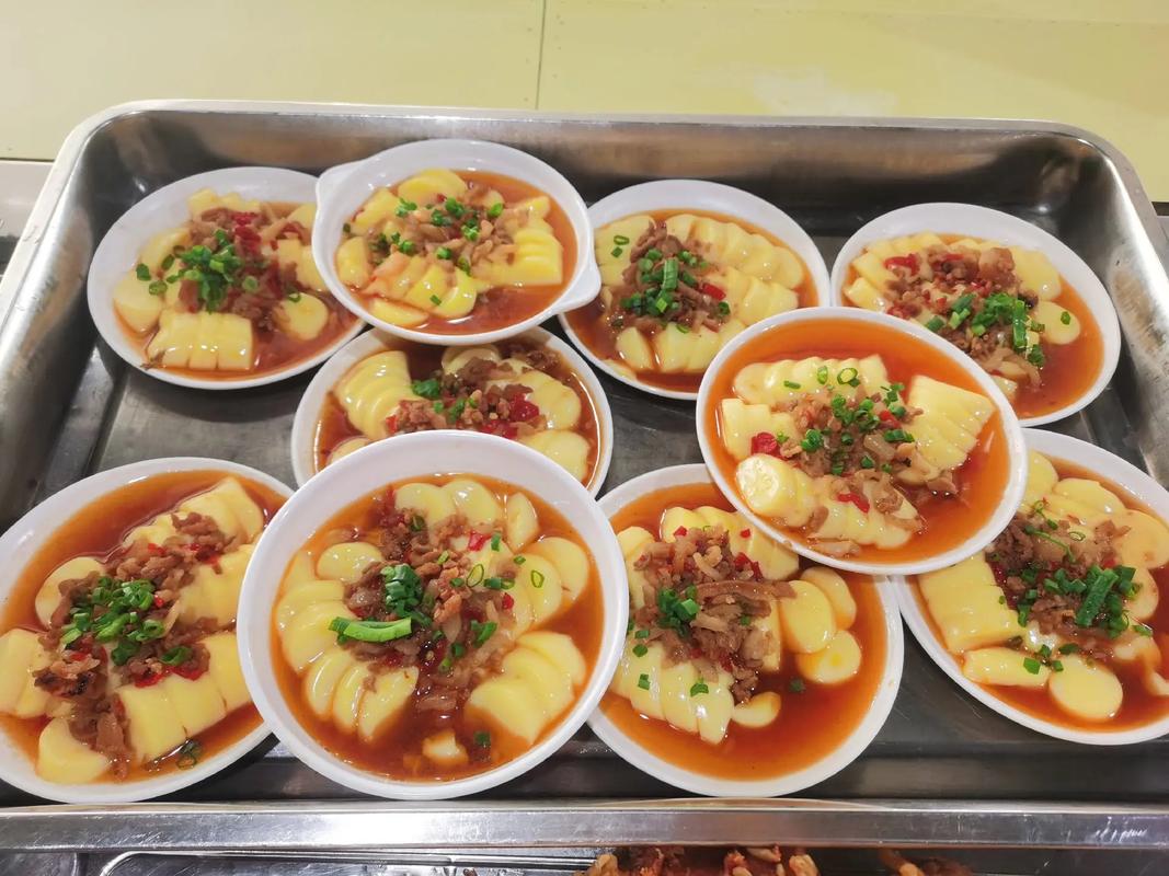 簡簡單單一餐 工廠食堂的溫情與效率